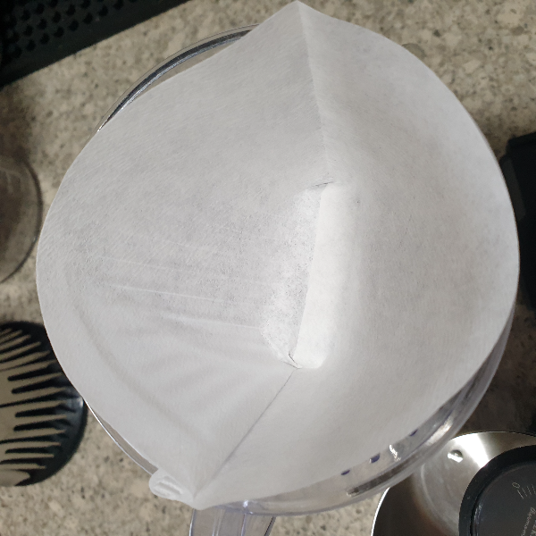 칼리타 드리퍼를 사용한 커피 추출 레시피 with 다이소 드립포트_필터 장착