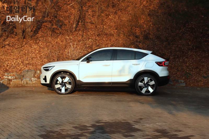 볼보 전기차..&lsquo;C40 리차지&rsquo;