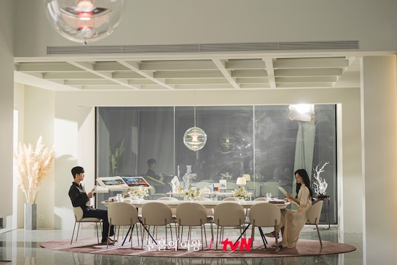 퀸즈 대저택 마당 산책로 현우 해인 집 마임비전빌리지