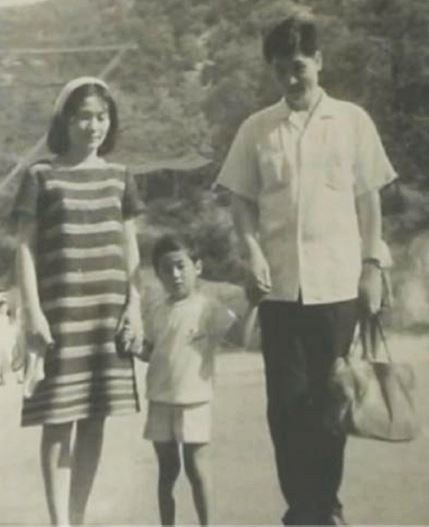 김혜자 남편 가족사진1