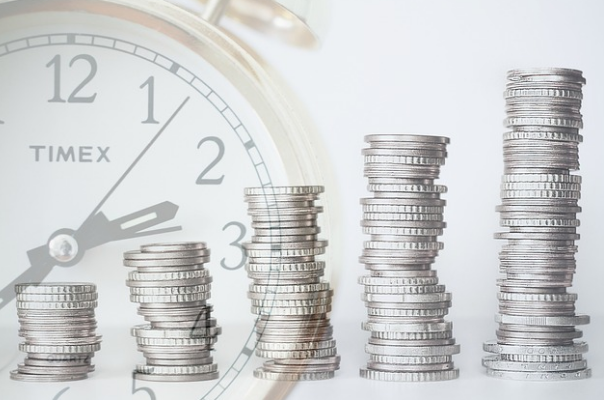 은동전들과 시계