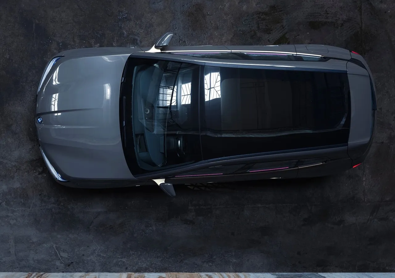 BMW IX M60 차량 이미지