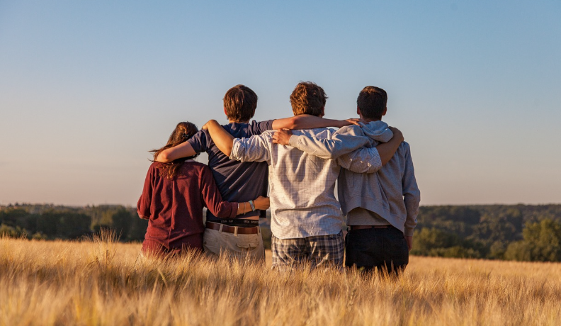 사람을 너무 빨리 믿는 나, 그건 따뜻함일까? 위험 신호일까?