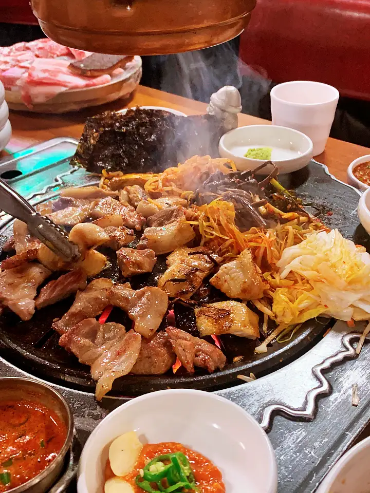 줄서는식당 강남 압구정 고기집 맛집 홍수현 제주 흑돼지 냉삼 꽃치마살 관자 구이 순두부찌개 비빔칼제비 권율 추천 48회 소개