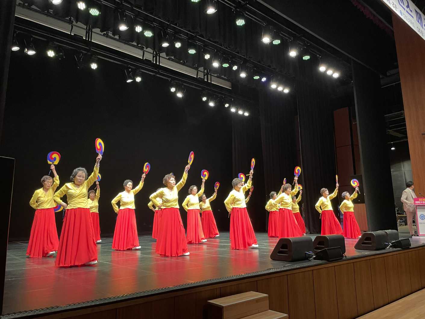 댄스에어로빅·태극부채춤·라인댄스! 다채로운 공연에 '박수갈채' 영광댄스페스티벌