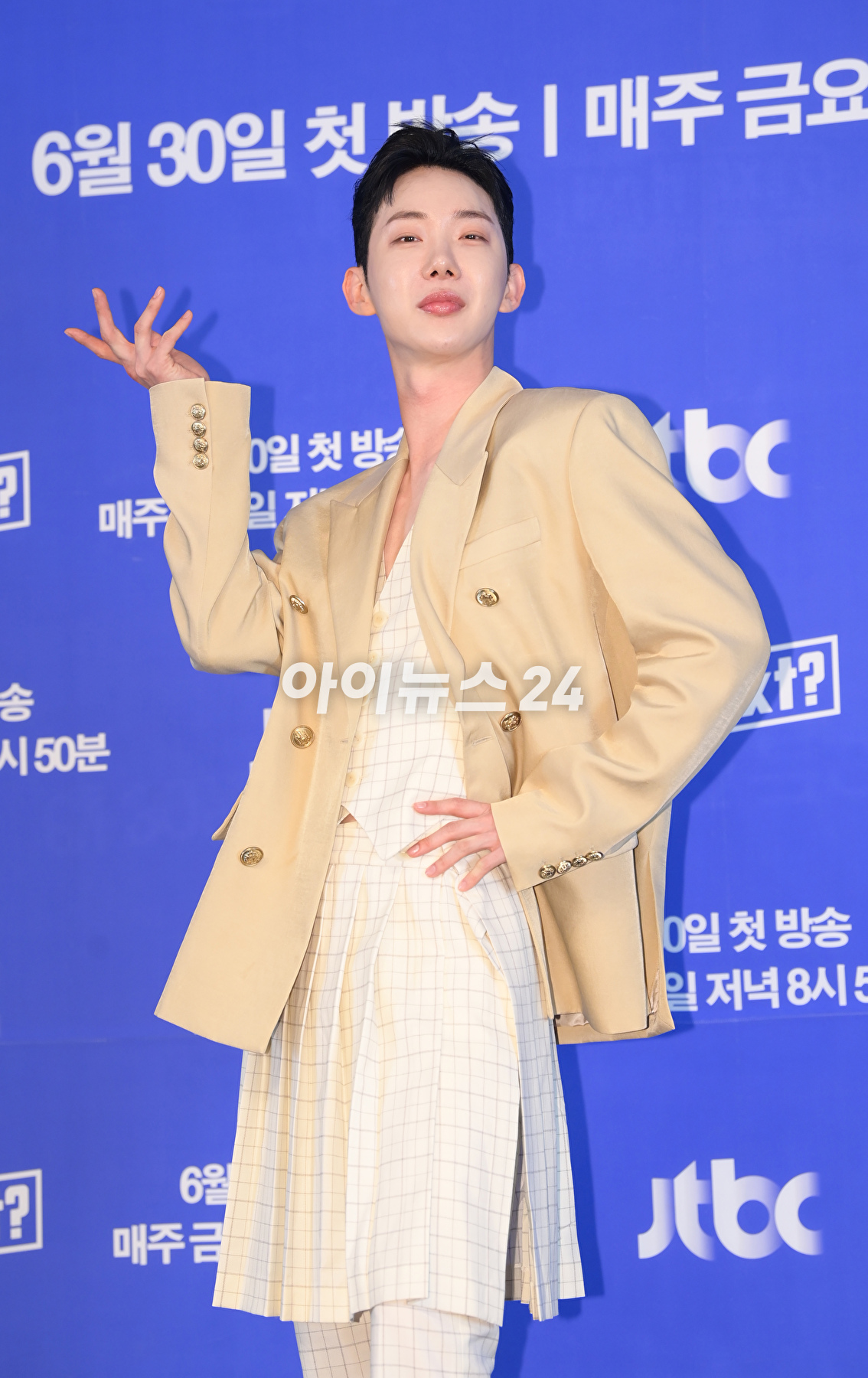 2AM 조권이 30일 오전 서울 마포구 상암동 스탠포드호텔에서 열린 JTBC 서바이벌 프로그램 &#39;알유넥스트(R U Next?)&#39; 제작발표회에 참석하고 있다. [사진=정소희 기자]