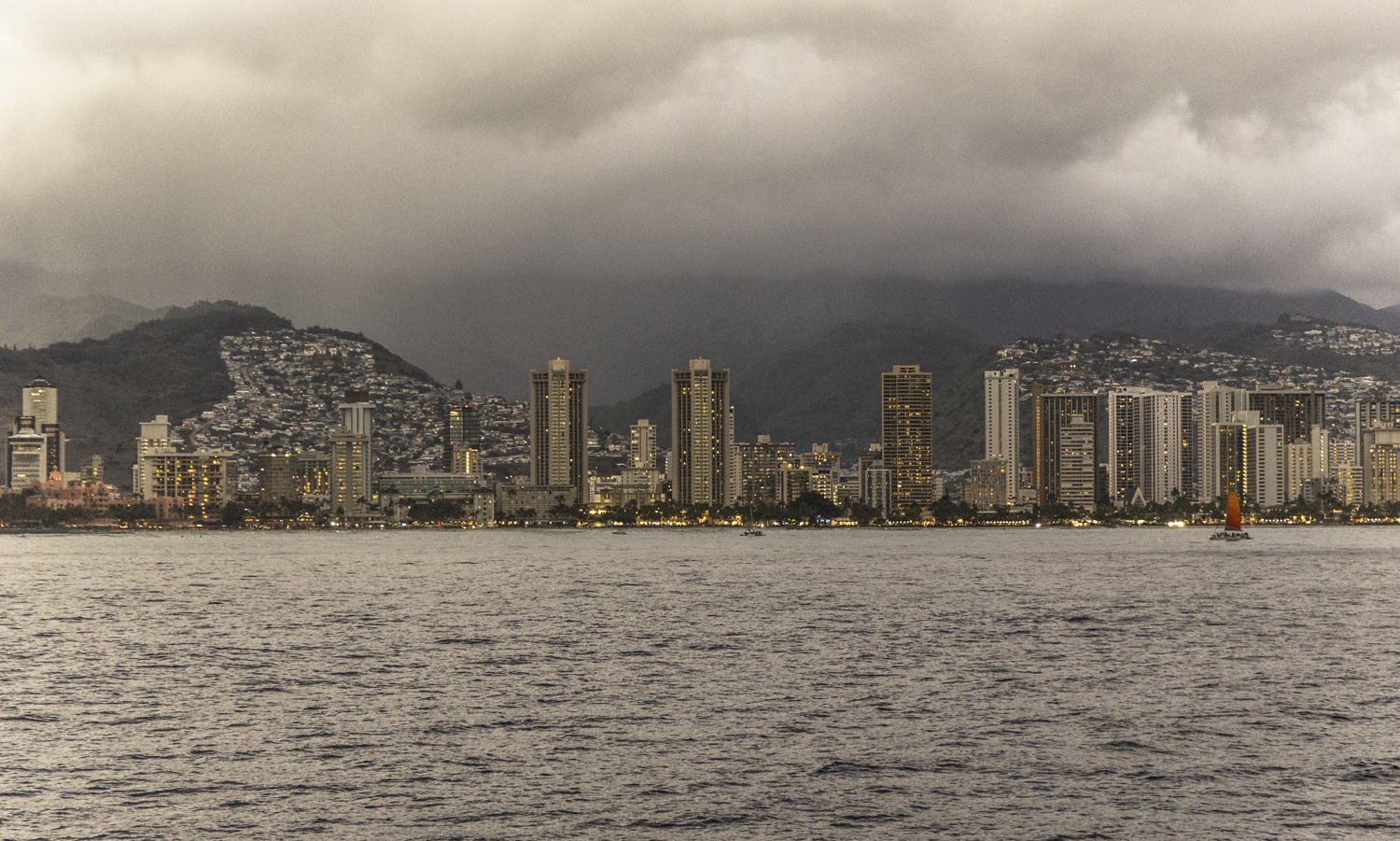 하와이 와이키키 야경