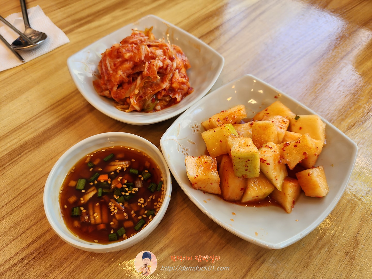 장비빔국수와 굴국밥보쌈 반찬