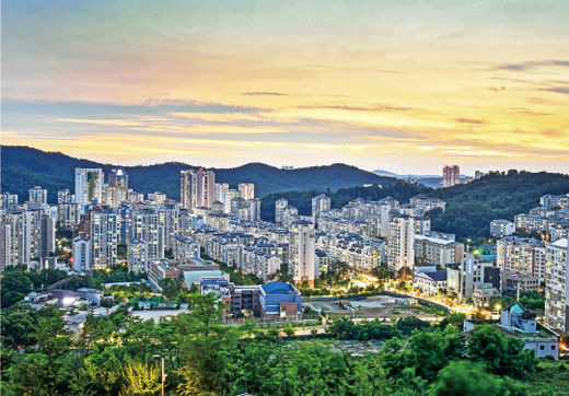 경관이 장관이다. 북한산을 병풍으로 둔 은평뉴타운의 전경을 바라보고 있으니 눈이 호강이다.