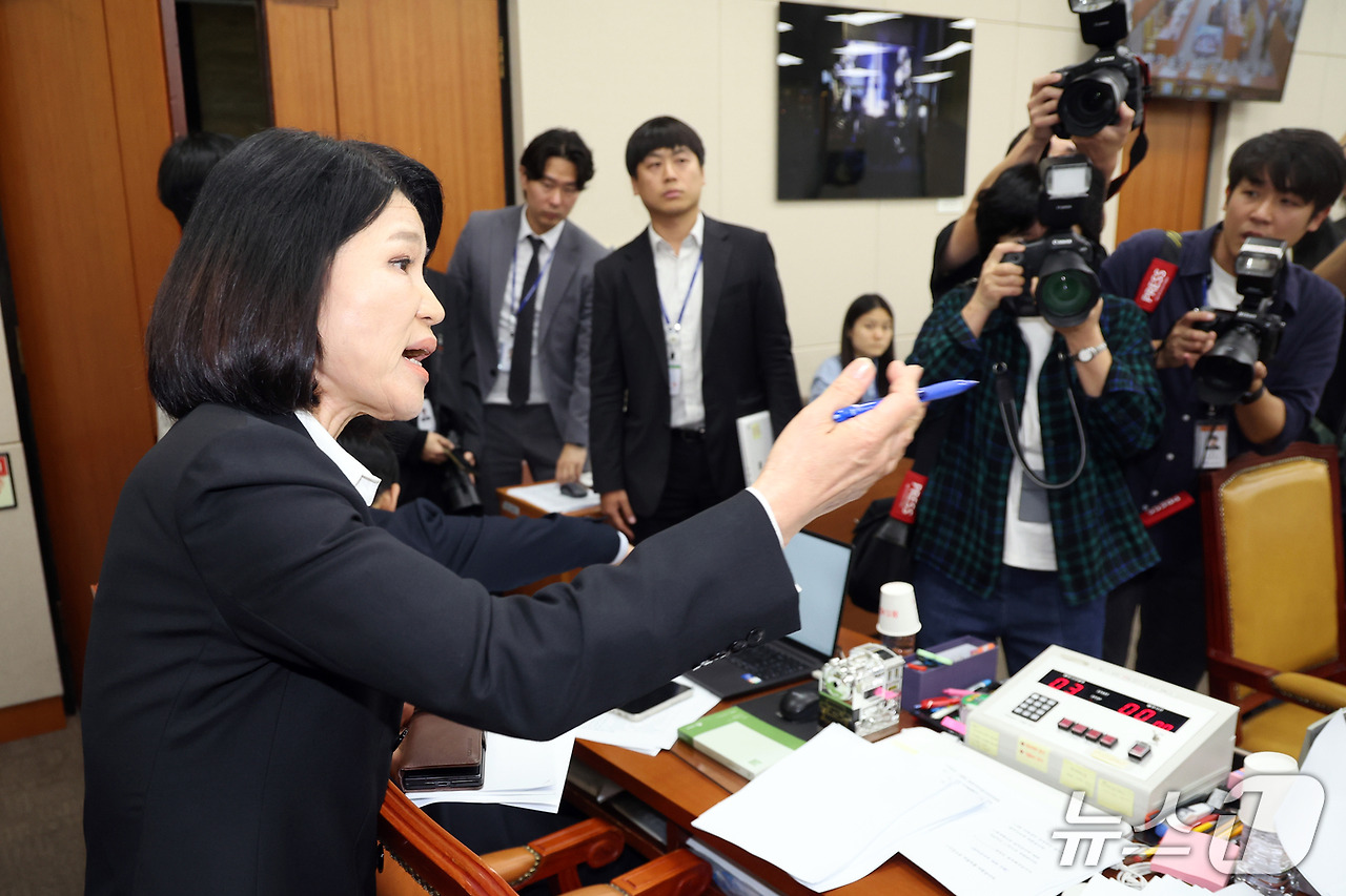 이진숙 국감 참여 총정리|헌재 가처분 일부 인용·나이·프로필·학력·고향·남편·경력