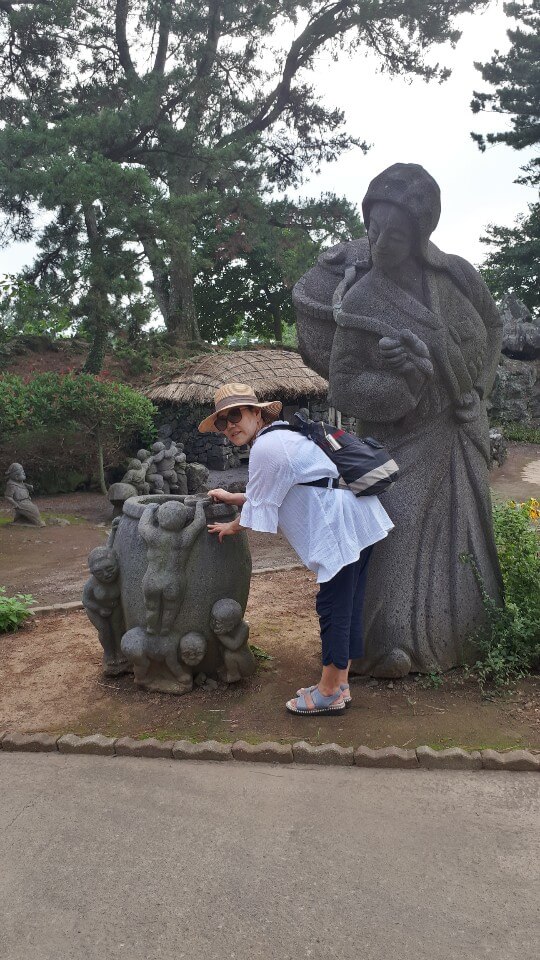 석물원 어머니상