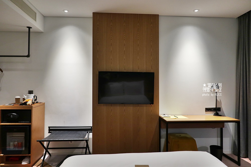 L7 홍대 바이 롯데 스탠다드 더블 룸 꼼꼼후기