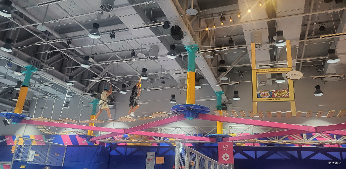 한화리조트 바운스 트램폴린파크 하늘구름다리