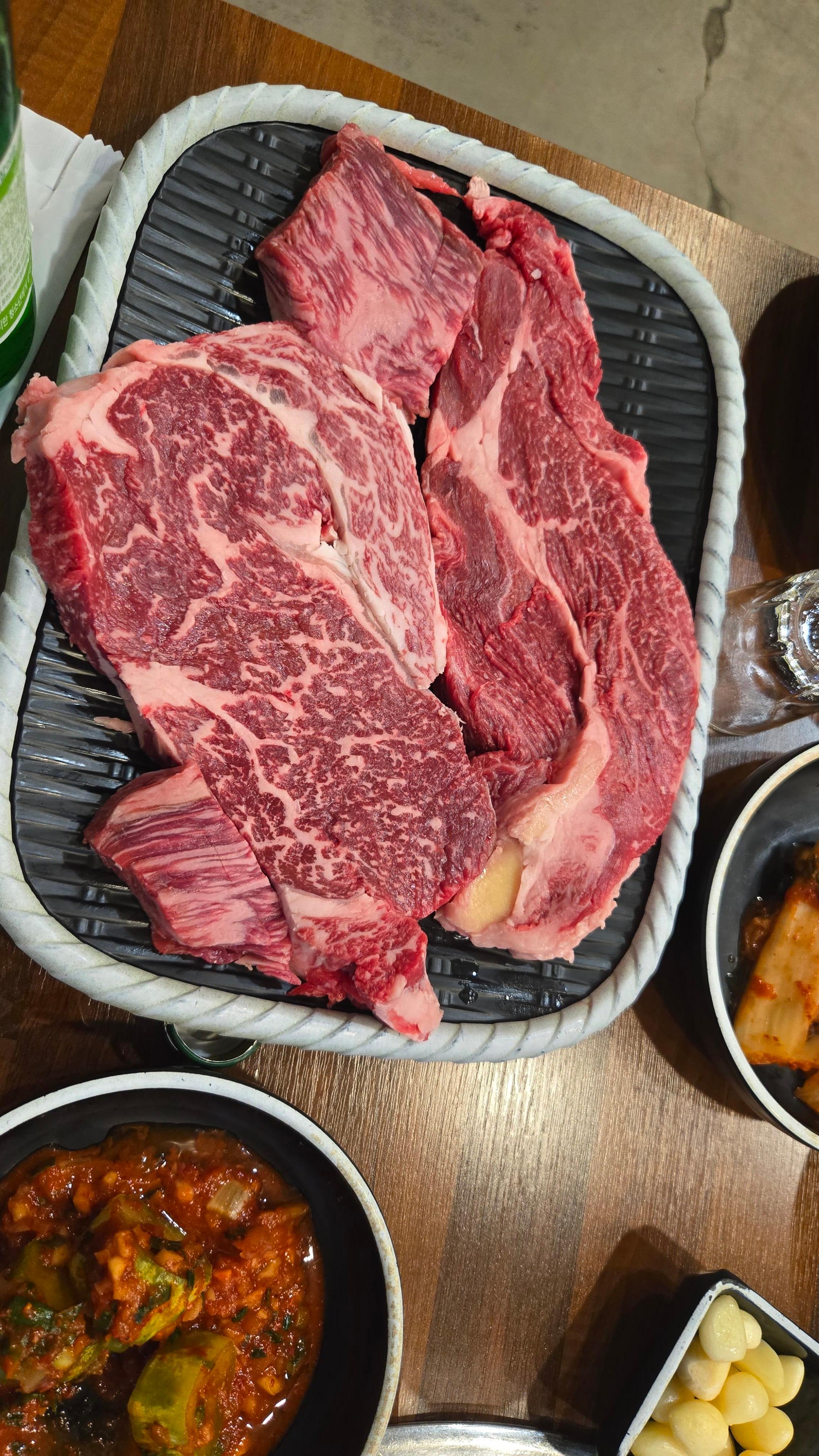 육질 좋은 고기가 가장 큰 매력