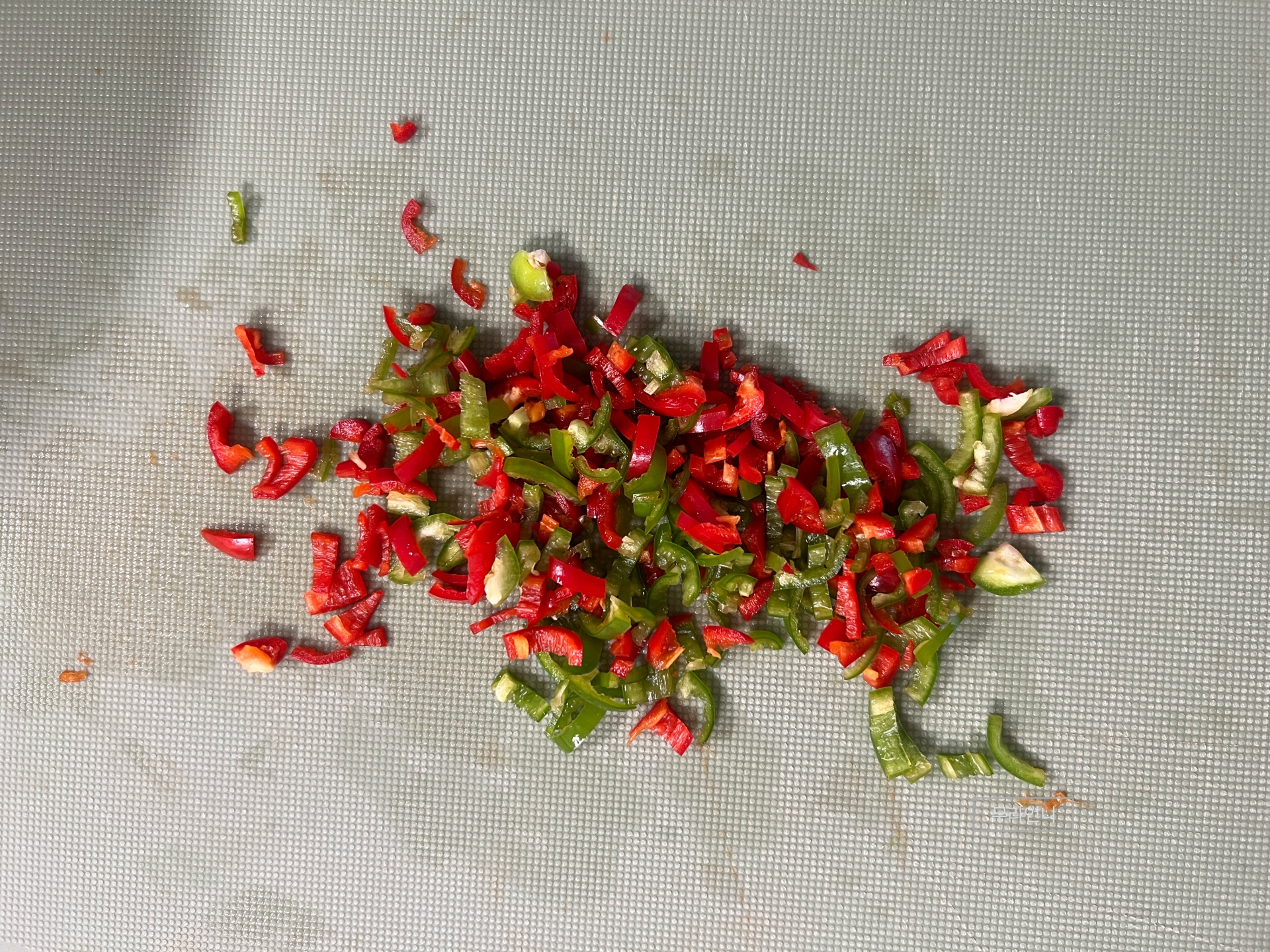 잘게잘게 썰어주기