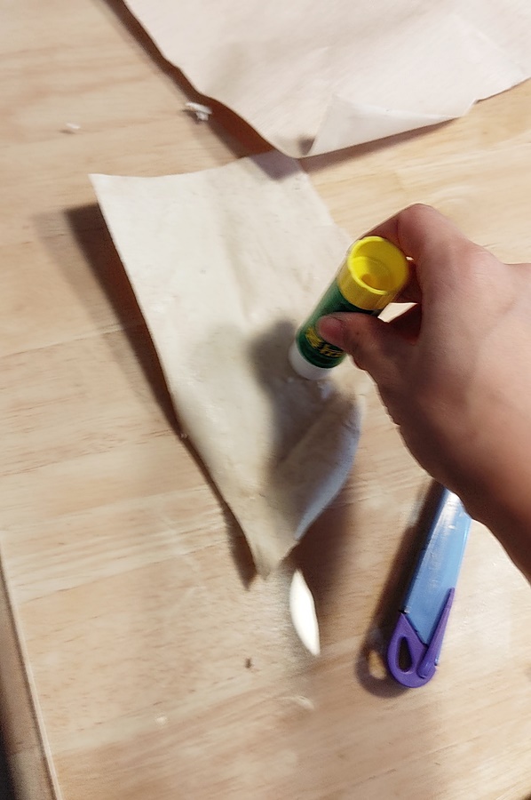 딱풀을 덕지 덕지발라줌