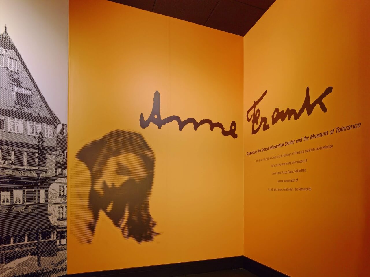 지몬비젠탈센터와 공동으로 마련한 &lsquo;안네 프랑크 특별전&rsquo;