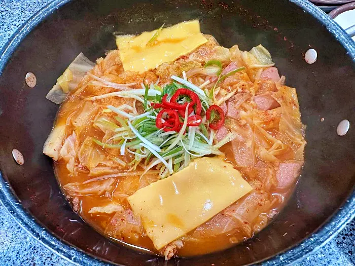 한남동&#44; 이태원 맛집 양배추와 소시지 듬뿍 존슨탕