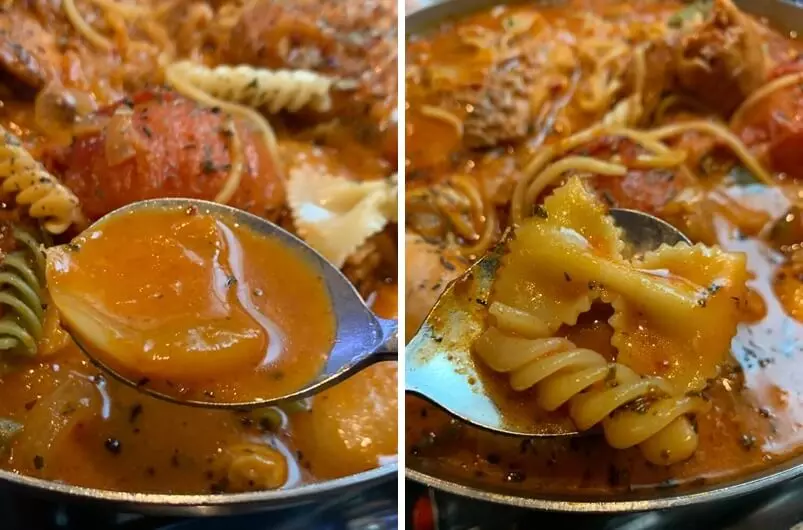 닭볶음탕 국물과 익은 리본 파스타면