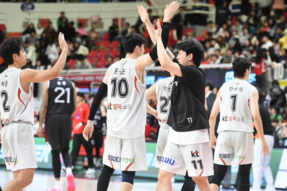 KBL 현대모비스, 정관장 제압! 6강 플레이오프 1차전 승리