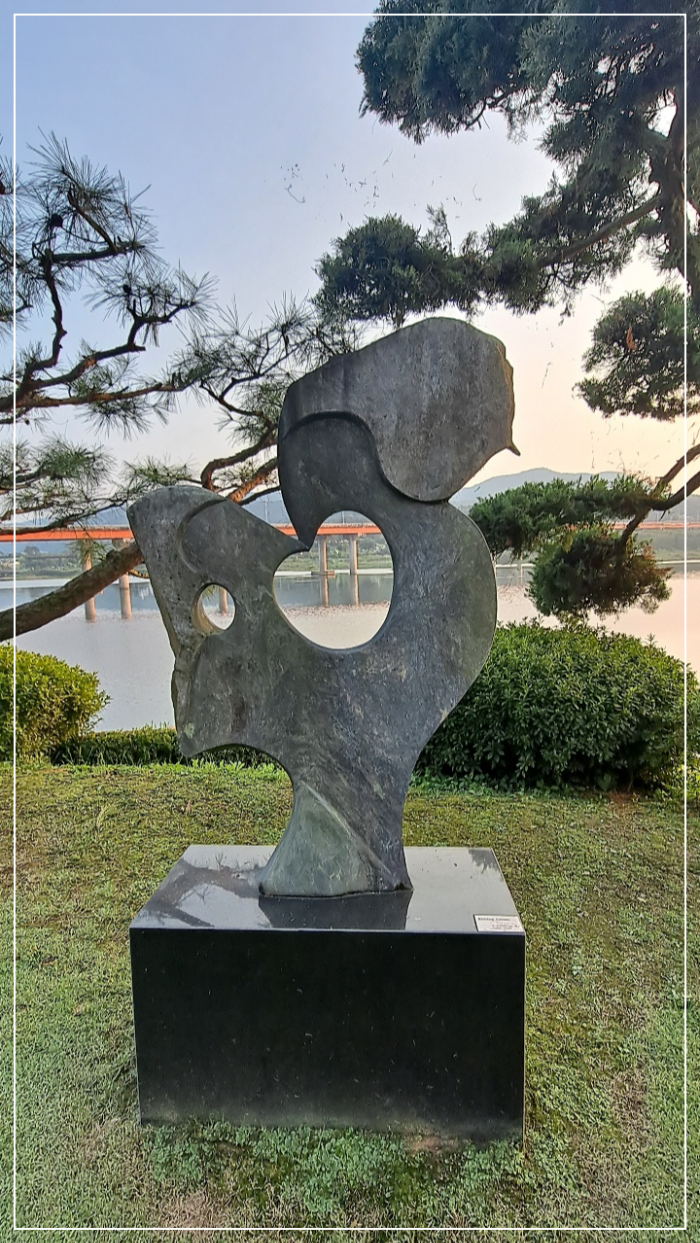 하트모양-조각품