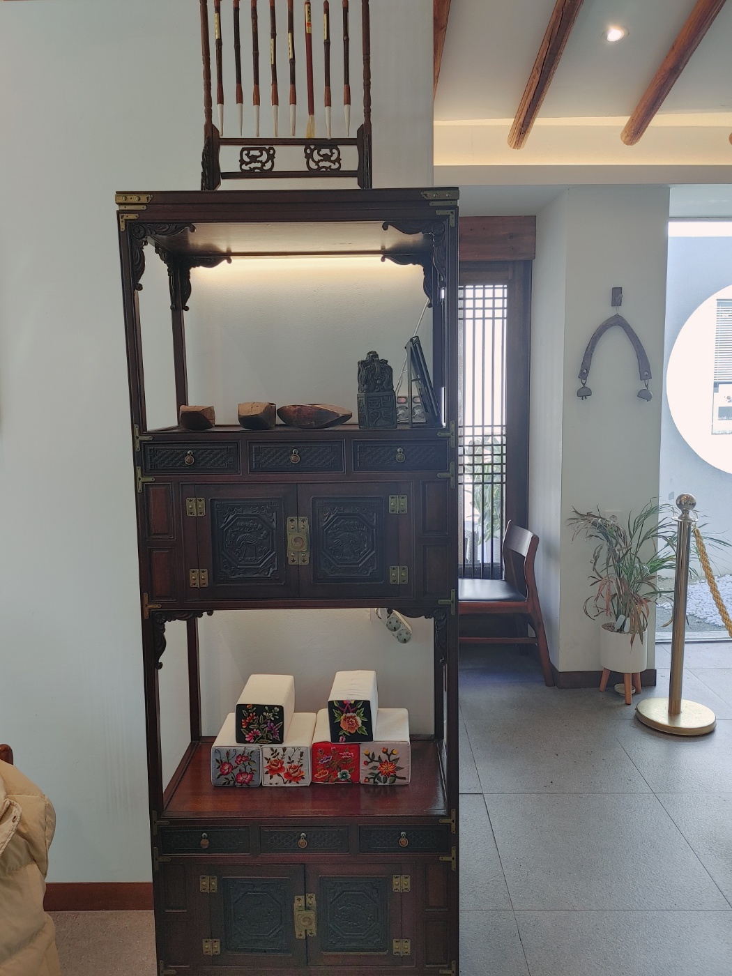 봉리단길 하루담 실내장식