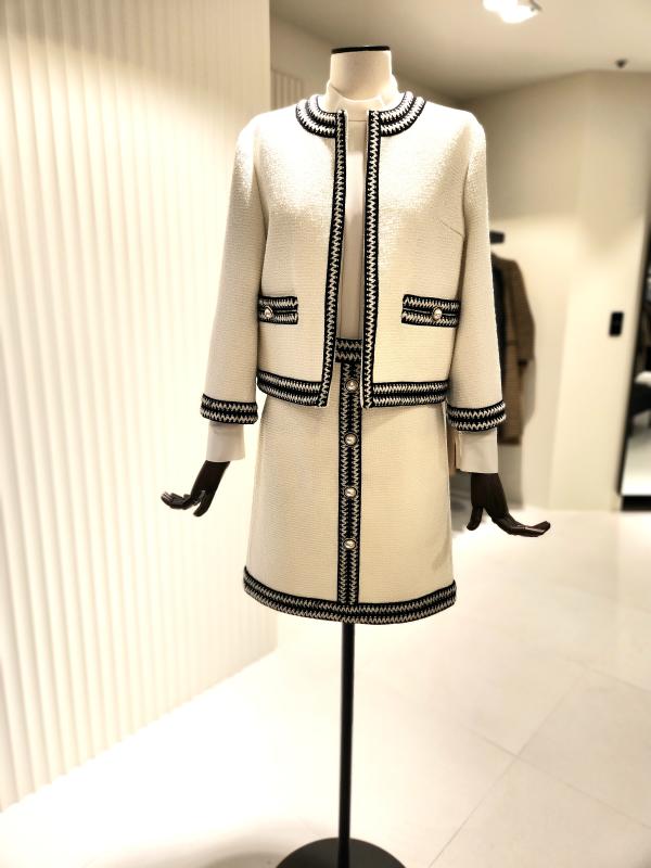 모조에스핀 라운드 트위드 자켓 S224MSF116