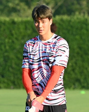 송범근 축구선수 프로필 나이 고향 학력 연봉 인스타그램