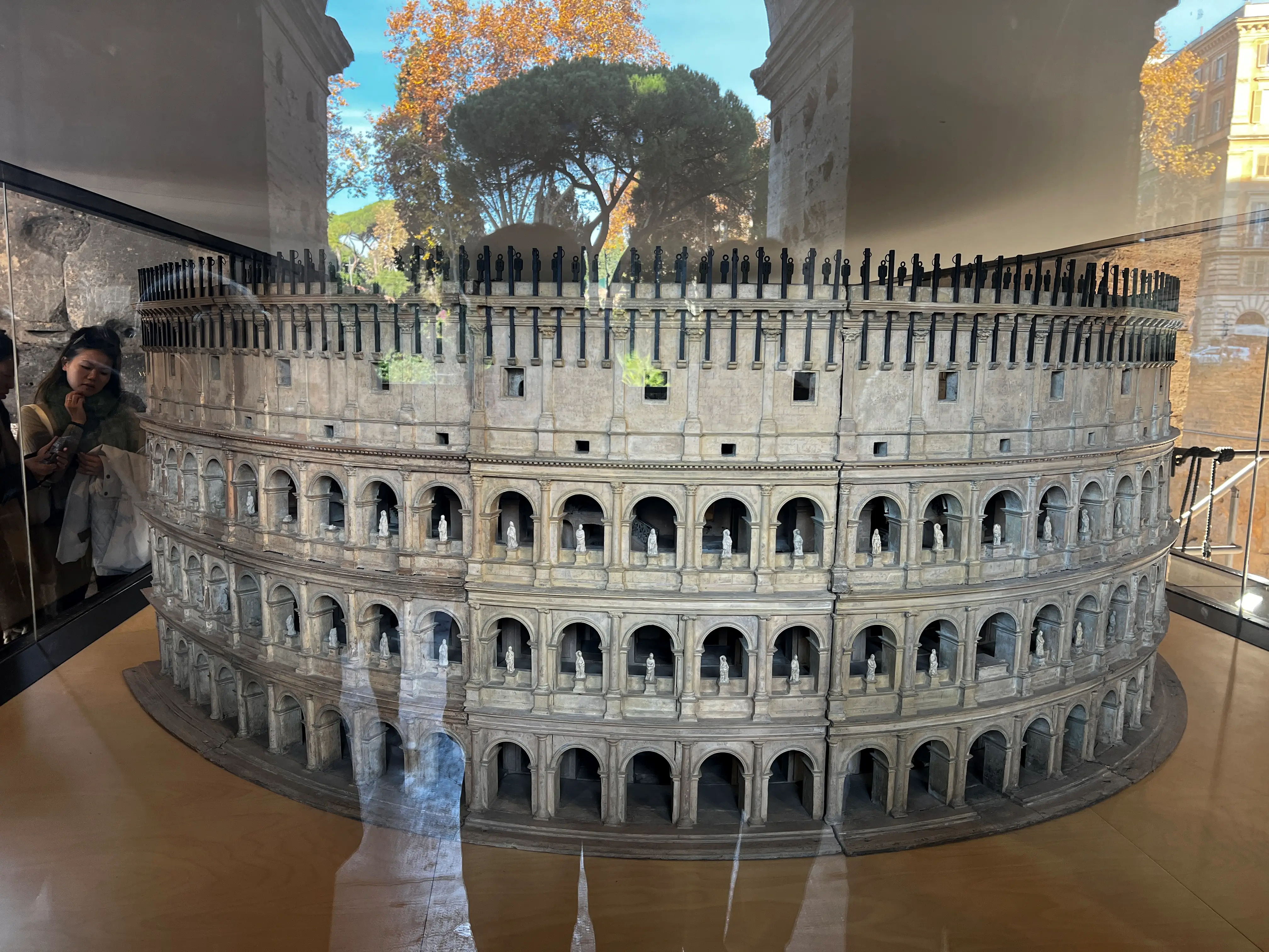 콜로세움-모형물-각층-구성