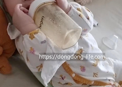 우유 먹는 사진