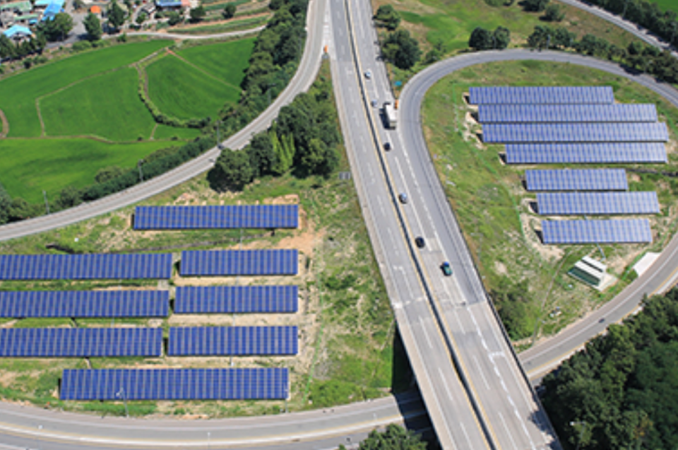 에너지고속도로 관련주, 전력망 투자 수혜 종목, 전기차 인프라 확대 관련주, 2025년 유망 테마주