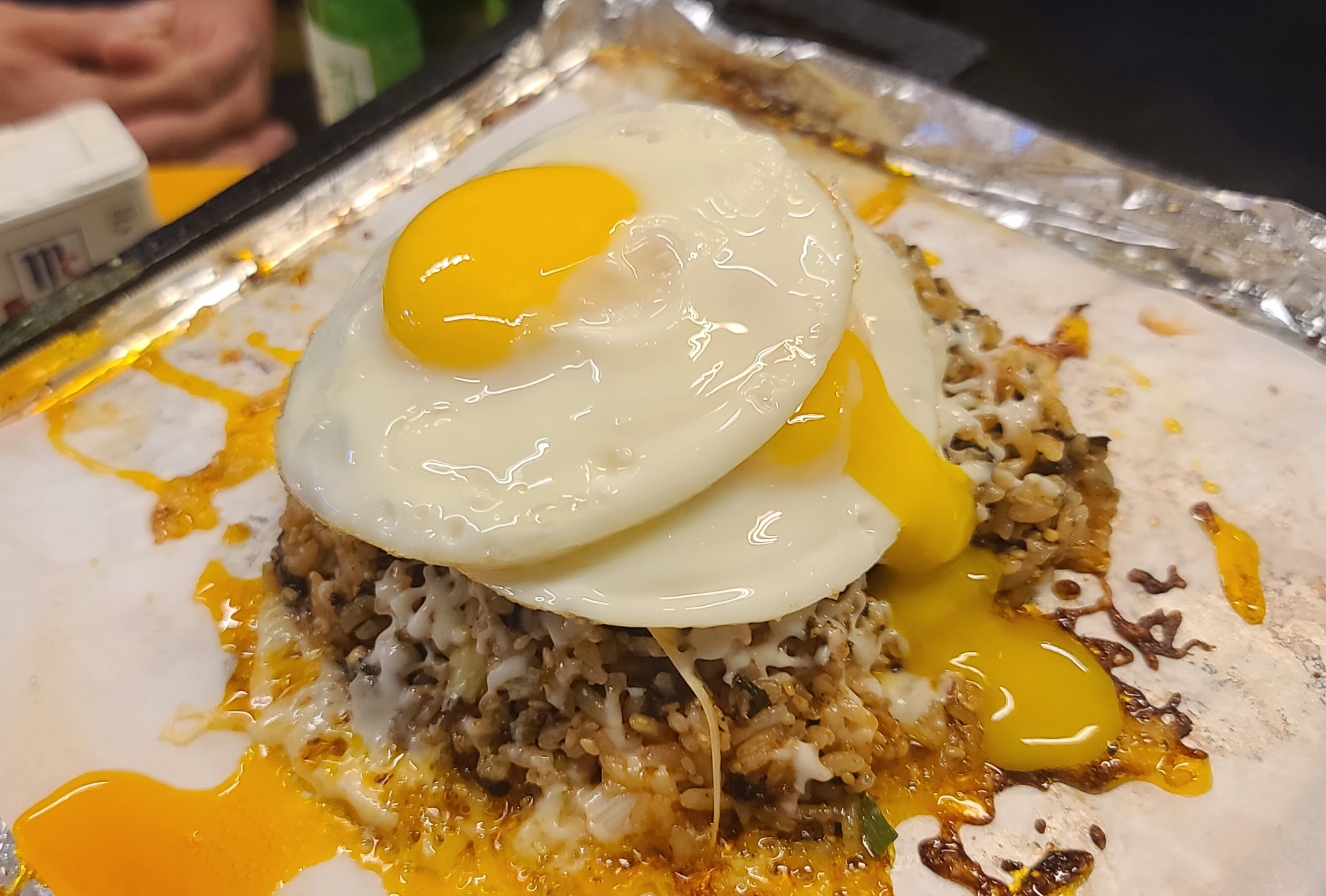 모란맛집 냉삼맛집 깜보 국내산생고기 복고풍 메뉴판 차림표 기본반찬 된장술밥 깜보냉삼 미나리 한쌈 묵사발 볶음밥 달걀후라이