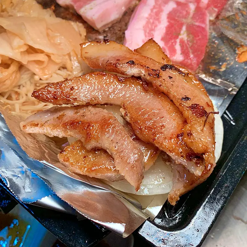 줄서는식당 돼지고기 황지살 항정살 후추뽈살은 오도독 갈비 오이지냉국수 숙대입구 청파동 고기집 맛집 소개