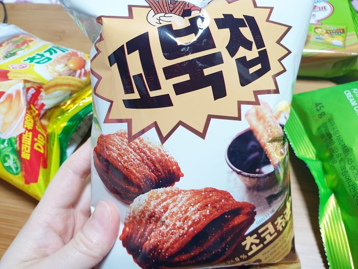 내돈내산 솔직 후기 꼬북칩 초코 츄러스 맛 cu 편의점 과자 헤이루 크림 어니언 감자칩 맥스 포테이토 크리스프 사워크림 참깨라면 타임 상품권 포인트 gs25 추천 가격 알바 아르바이트 품절 대란 코깔콘 바베큐 자색고구마 스위트콘 쿠키 가성비