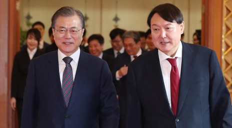 문재인 윤석열 