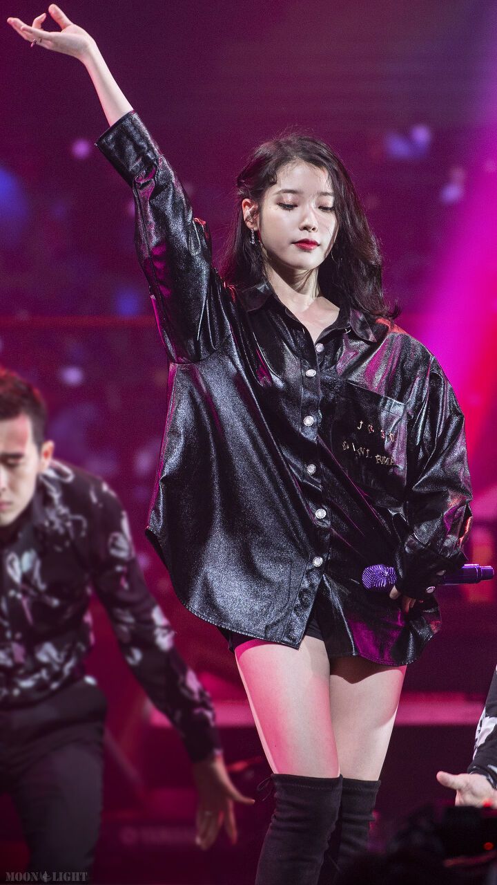 아이유 사진 모음 / 무대 코디 패션 / 일상 사복 패션