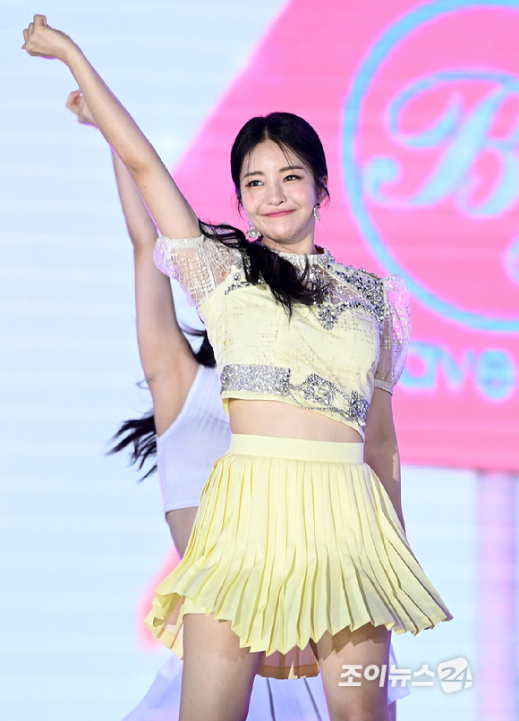 그룹 브레이브걸스 유정이 서울 마포구 성산동 서울월드컵경기장에서 진행된 제27회 드림콘서트에 참석해 공연을 하고 있다. [사진=조이뉴스24 포토DB]