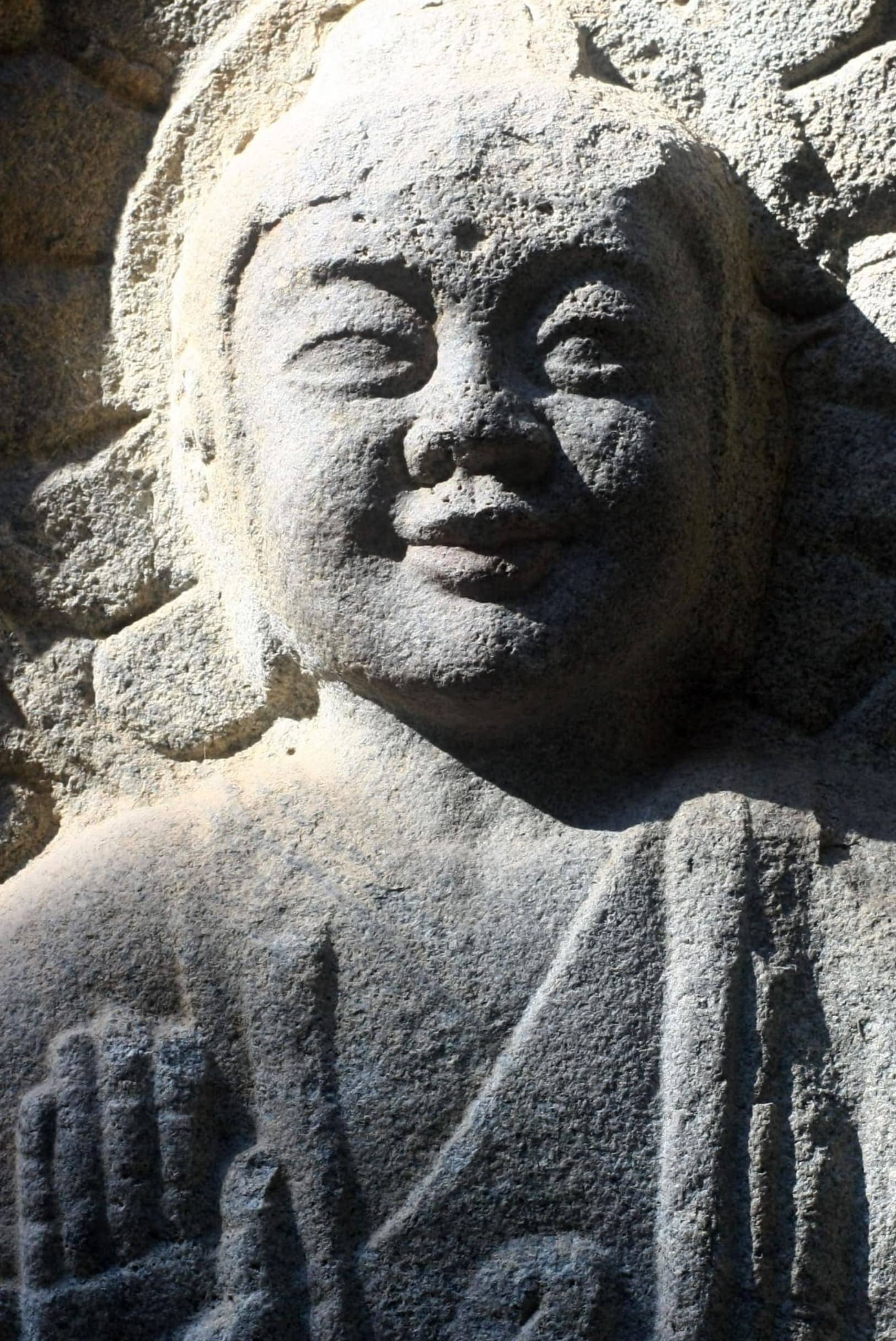 백제 불교와 일본 전파의 역사적 의미 - 백제 미소 보살상 얼굴 (Baekje Smile)