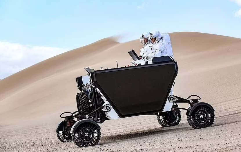 새로운 달 표면 주행 로봇...화성에서도 사용 가능 VIDEO: New interplanetary rover aimed at transporting cargo and astronauts