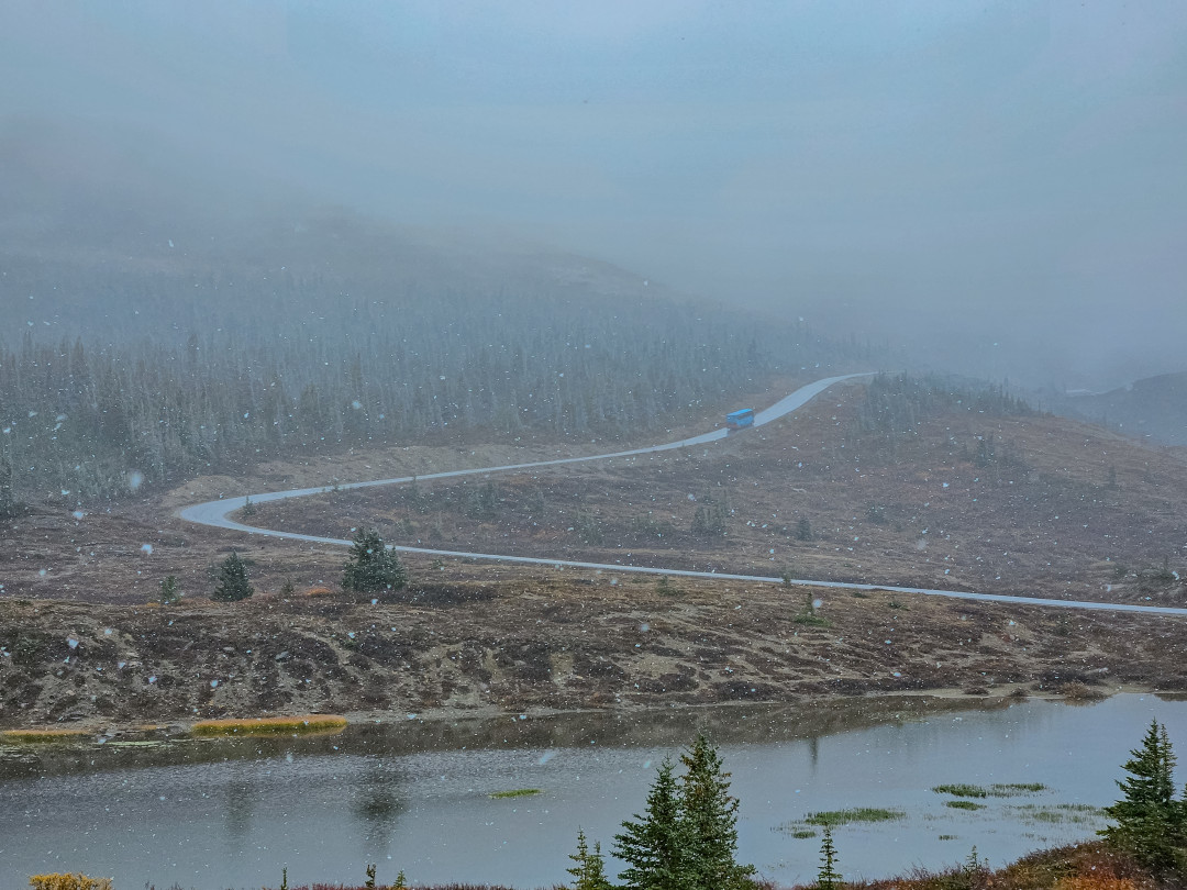 캐나다 컬럼비아 아이스필드 버스 탑승