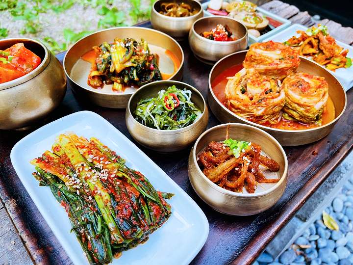 탕 하나에 4가지 맛 개성철렵국 개성 잔치 비빔밥 제육전 고수무침 종로 북촌 삼청동 맛집 추천 생방송투데이 먹킷리스트