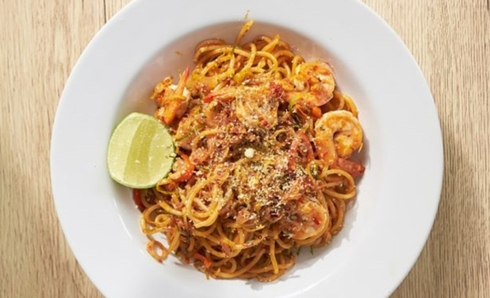 해안가 도시에서 즐기는 해물 스파게티