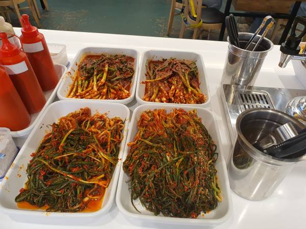 쌈마이대패-셀프바-파김치