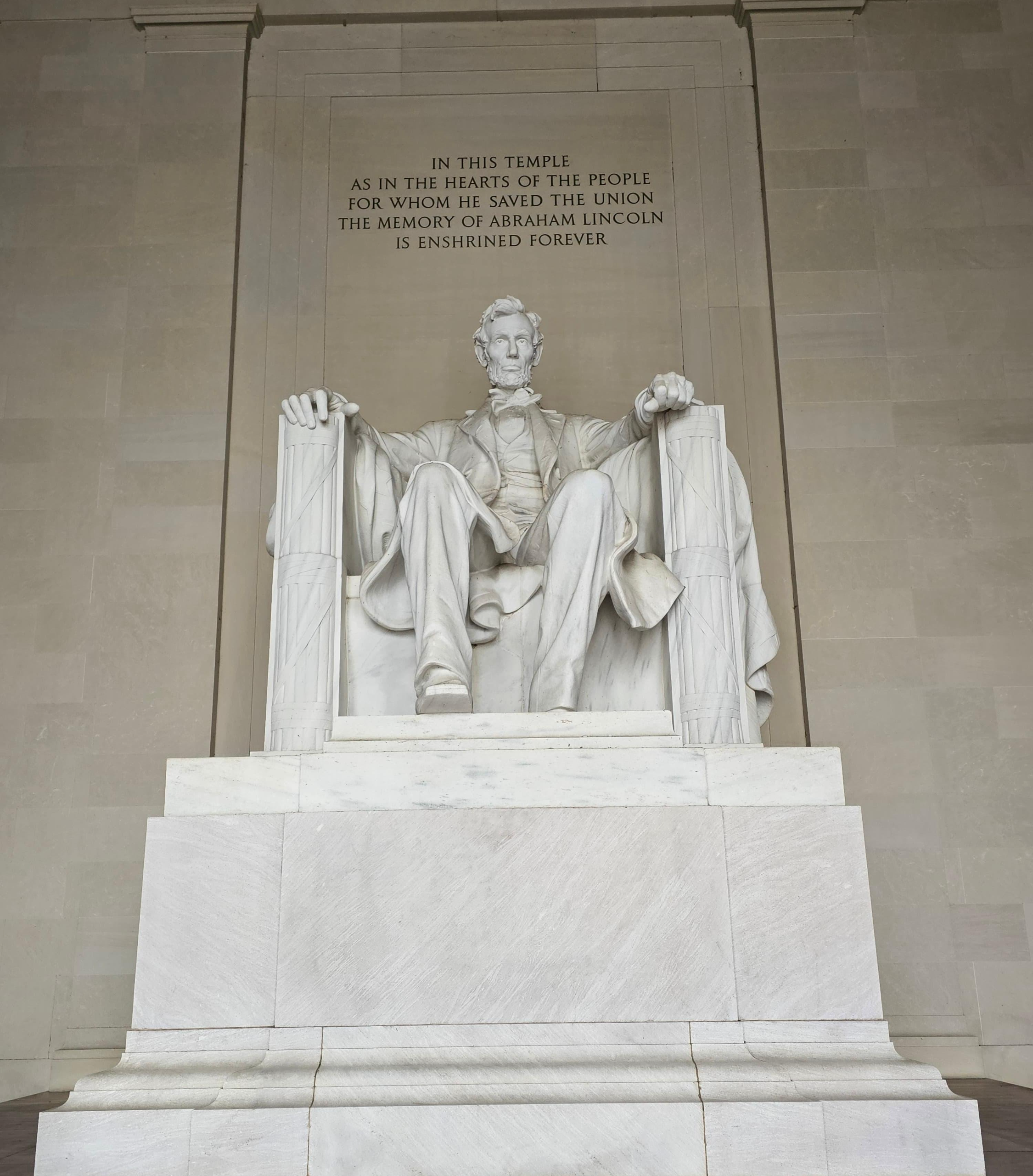 링컨 기념관 : 자유와 통합의 상징