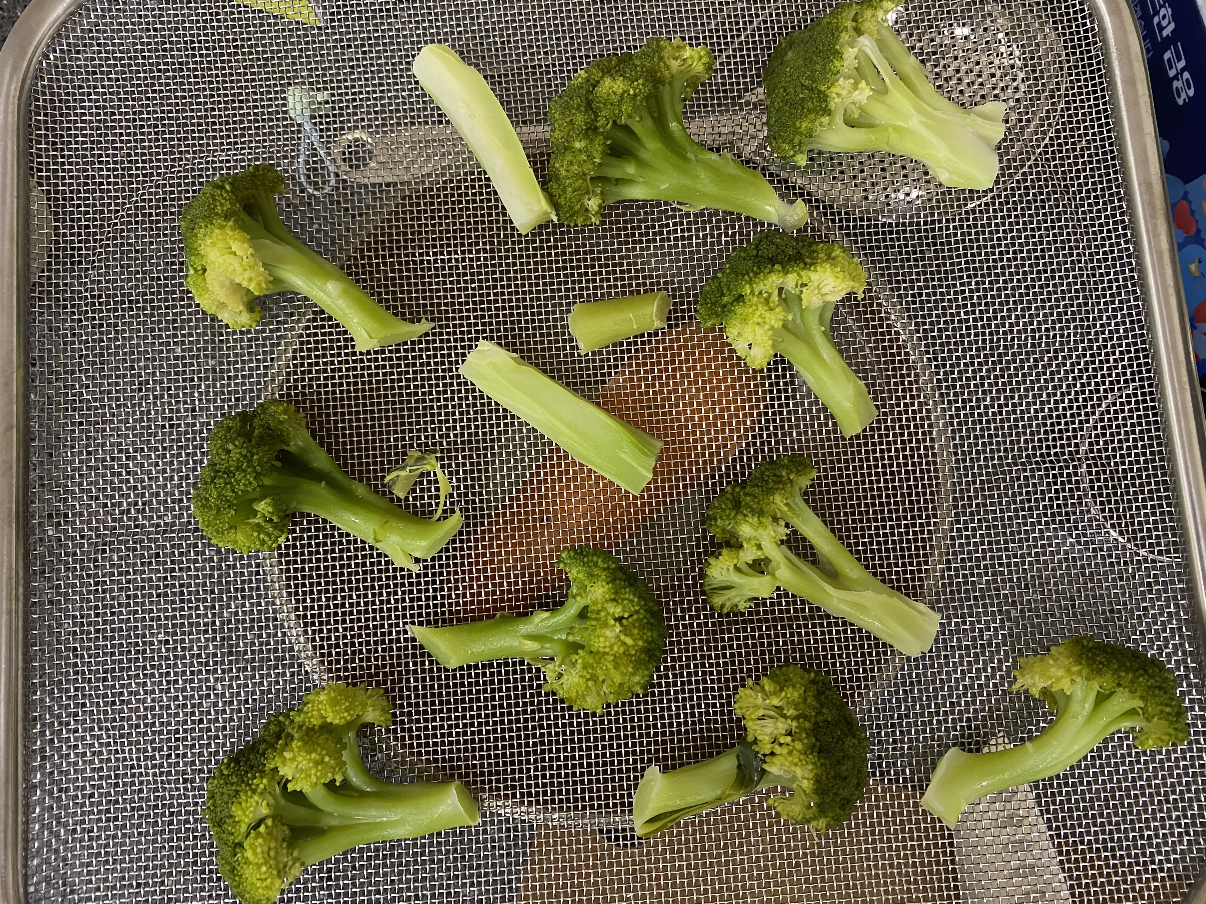 브로콜리 올려놓은모습