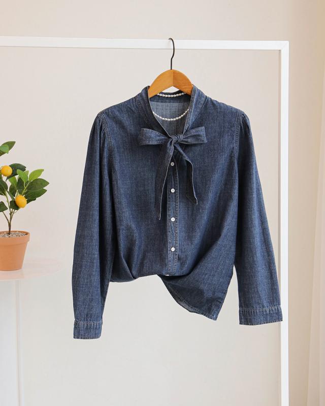 라이브 알로렌 리본 타이 퍼프 데님 블라우스