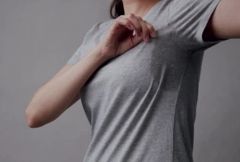 겨드랑이 땀 다한증 증상 및 원인 
