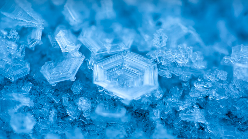 월트 디즈니 컴퍼니의 ‘겨울왕국’ 중 엘사의 캐릭터성 변화, 자매애 중심의 스토리 구조, 글로벌 마케팅 전략의 성공