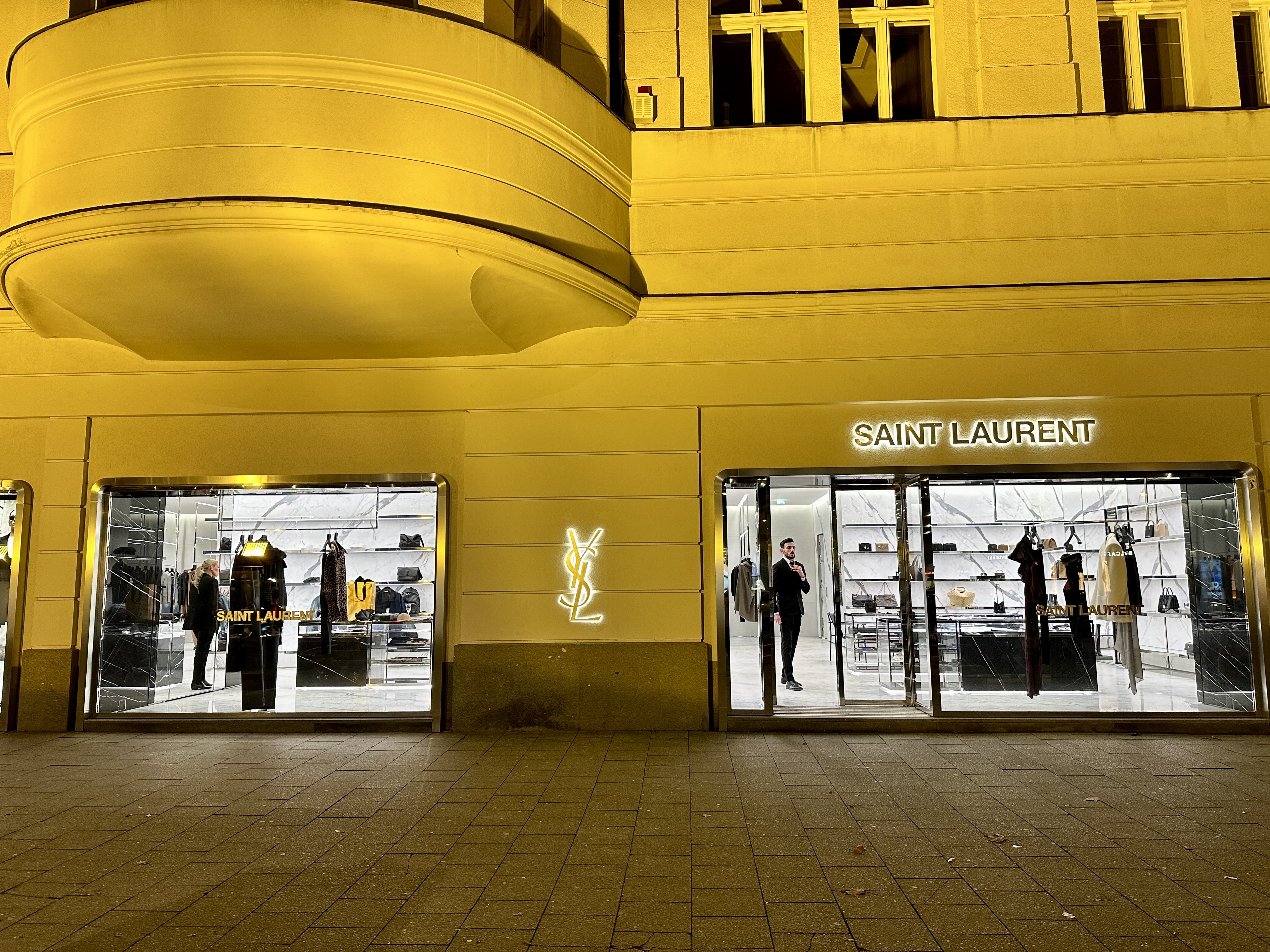 베를린 입생로랑 매장