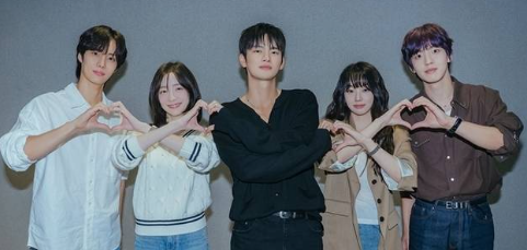 내일도 출근 등장인물 기본정보 웹툰 원작 드라마 줄거리 OTT 시청 방법3